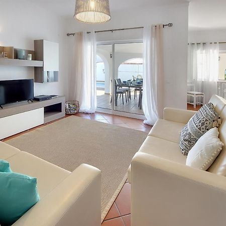 Villa Francella- Relaxing Holidays In An Ideal Location By Dreamvillasالبوفيرا المظهر الخارجي الصورة