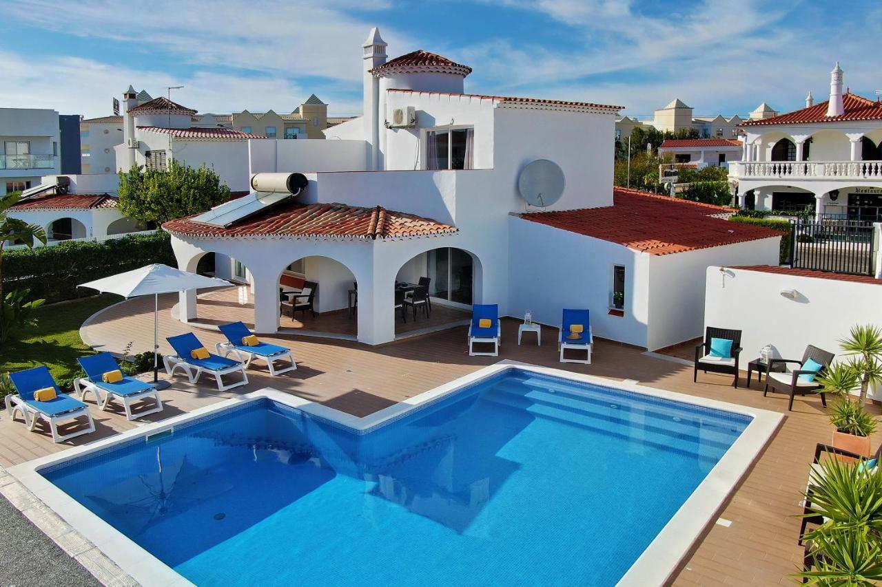 Villa Francella- Relaxing Holidays In An Ideal Location By Dreamvillasالبوفيرا المظهر الخارجي الصورة