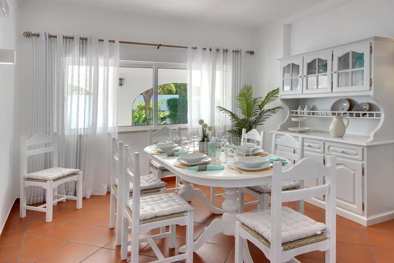 Villa Francella- Relaxing Holidays In An Ideal Location By Dreamvillasالبوفيرا المظهر الخارجي الصورة