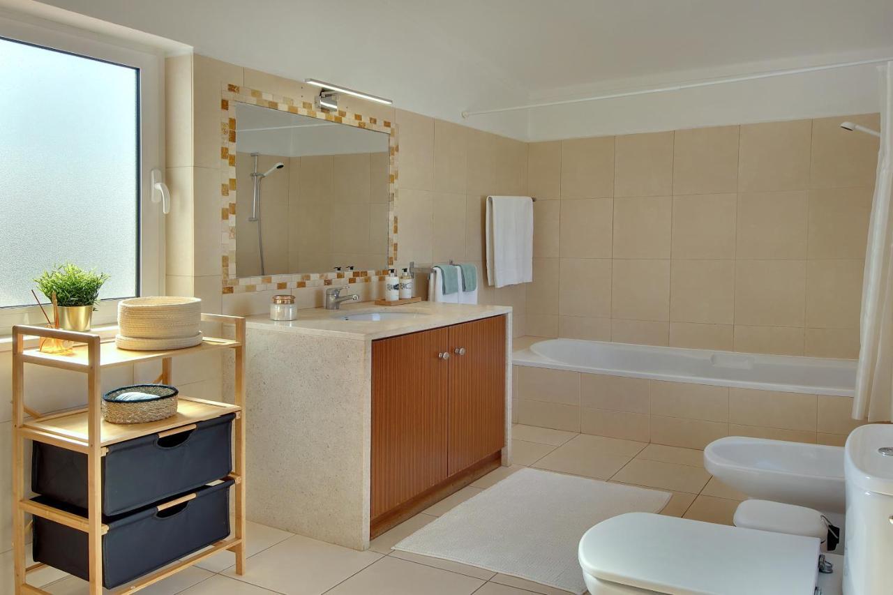 Villa Francella- Relaxing Holidays In An Ideal Location By Dreamvillasالبوفيرا المظهر الخارجي الصورة